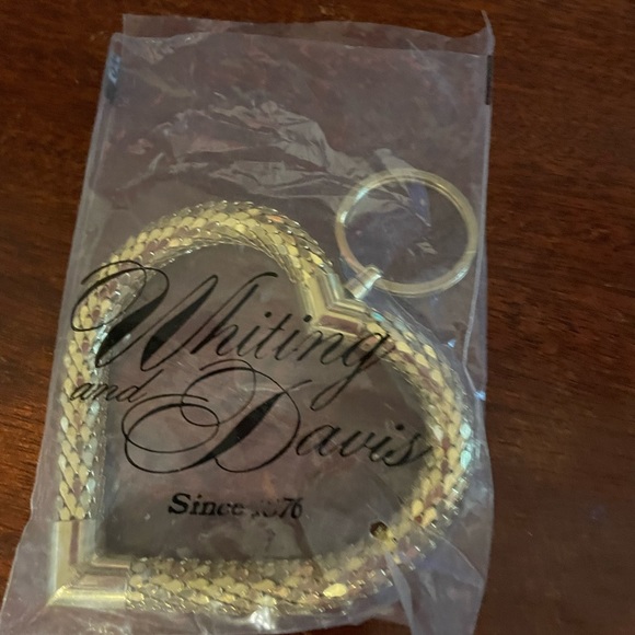 Whiting Davis Gold heart key ring - Picture 2 of 4